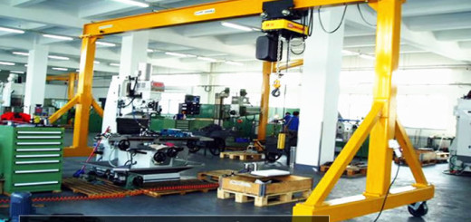 Portable overhead gantry crane