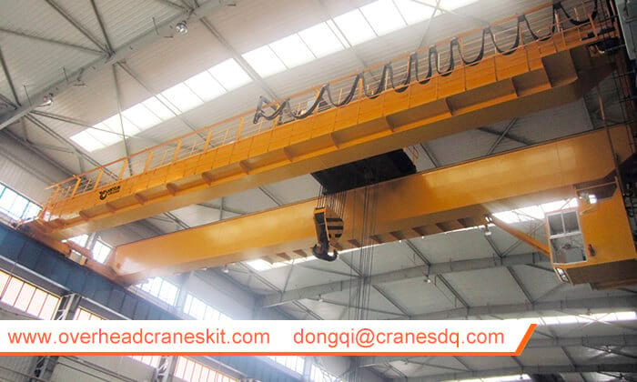 Overhead crane with hook